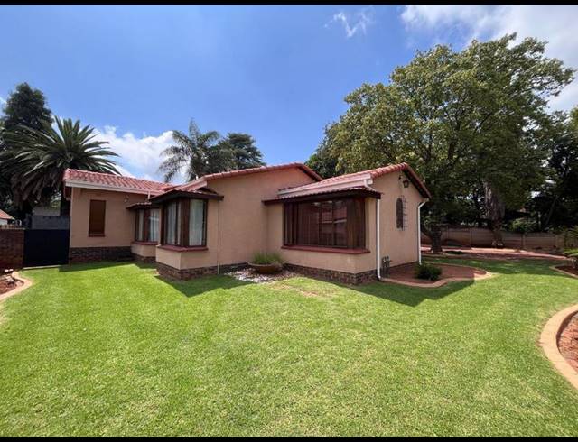 3 BEDROOM HOUSE FOR SALE IN BIRCH ACRES